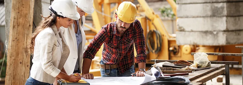 Fixed-Price vs. Time and Materials Contracts: A Contractor's Guide